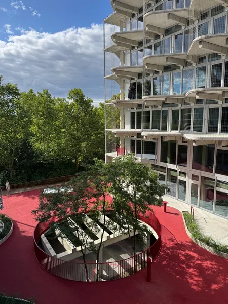 Wohnen mit Charakter: 3-Zimmer-Wohnung in Kaulsdorf — photo 1